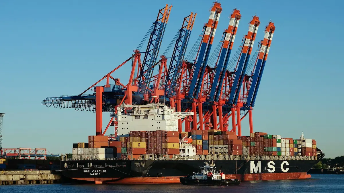 Trade Deficit कमी: निर्यात वाढ, आयात घट – भारतीय अर्थव्यवस्थेसाठी शुभसंकेत